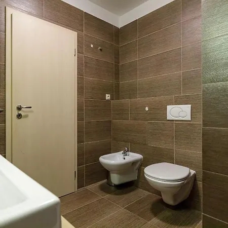 Central, Sunny&spacious