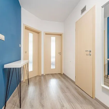 Apartment Central, Sunny And Spacious Bratislava